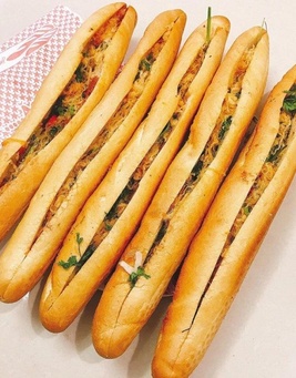 Bánh Mì Que Cay