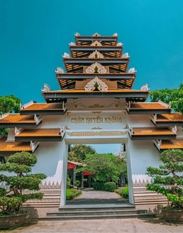 Huyen Khong Pagoda